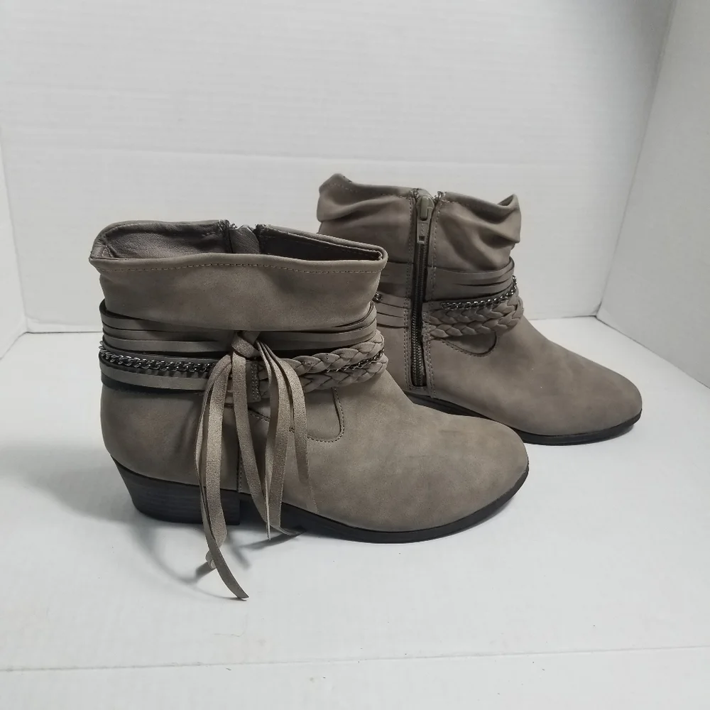 WONDER NATION GIRL'S HEELED TAUPE BOOTS SIZE 4